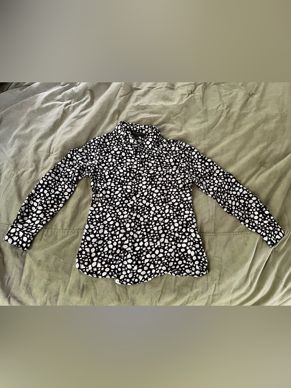 Banana Republic Black and White Printed Button-Up Shirt